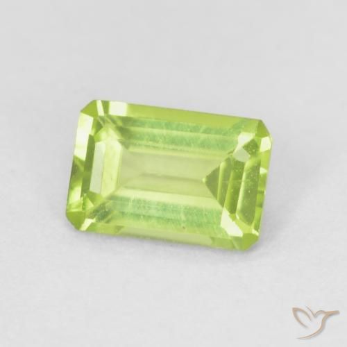 Péridot Vert clair naturelle Octogone / coupe Émeraude, 0.56 ct, VS