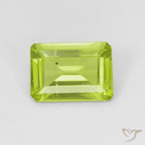 0.79ct Naturel Vert clair Péridot, Taille émeraude, VS