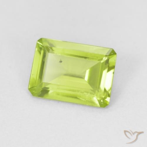 Péridot Vert clair naturelle Octogone / coupe Émeraude, 0.79 ct, VS