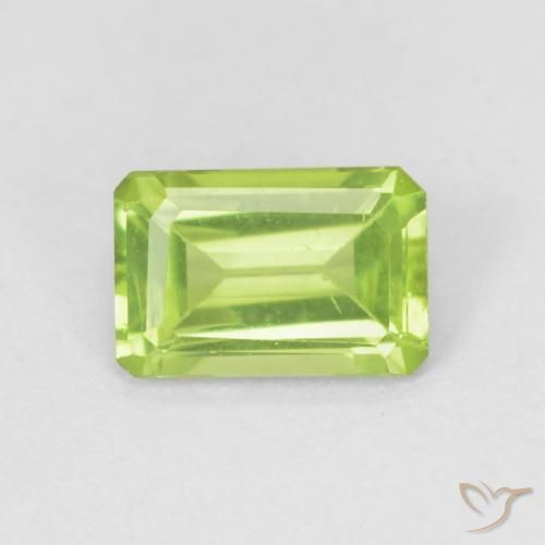 0.60ct Naturel Vert vif et léger Péridot, Taille émeraude, VS