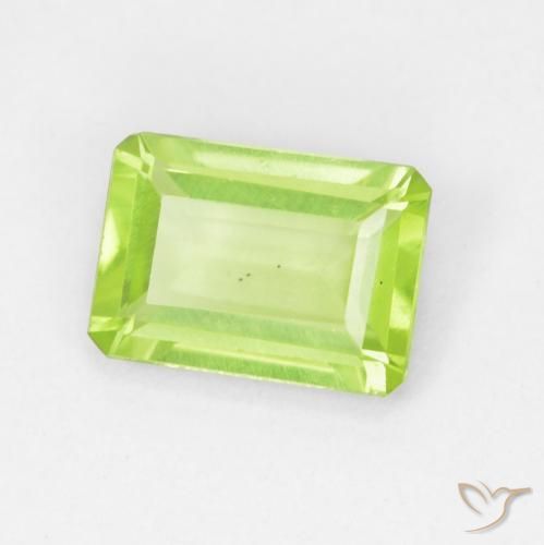 Péridot Vert moyen naturelle Octogone / coupe Émeraude, 0.96 ct, VVS