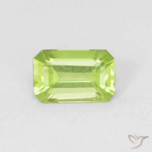 0.51ct Naturel Vert clair Péridot, Taille émeraude, VVS