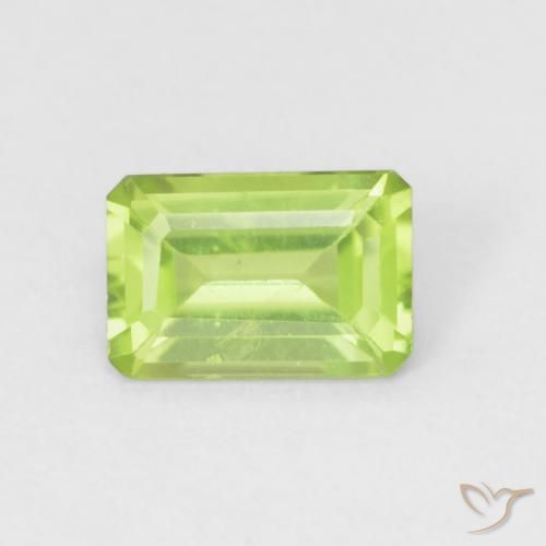 0.58ct Naturel Vert vif et léger Péridot, Taille émeraude, VVS