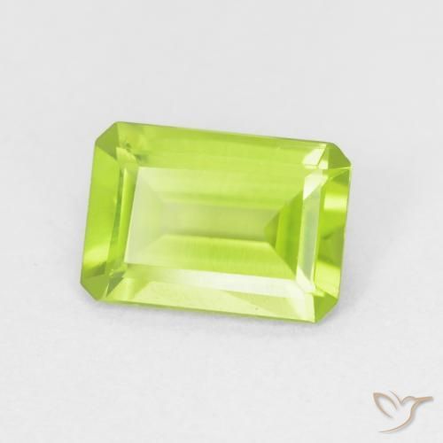 Péridot Vert clair naturelle Octogone / coupe Émeraude, 0.88 ct, VVS