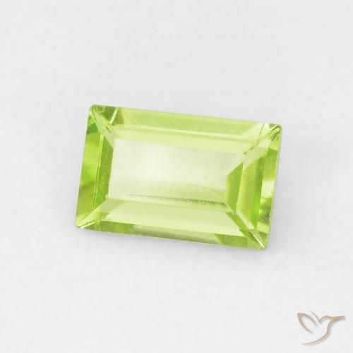 Péridot Vert clair naturelle Baquette, 0.52 ct, VVS-VS