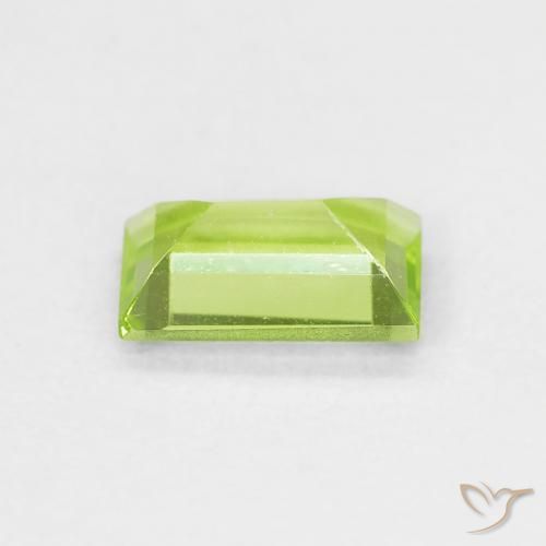 Péridot Vert clair naturelle Baquette, 0.52 ct, VVS-VS