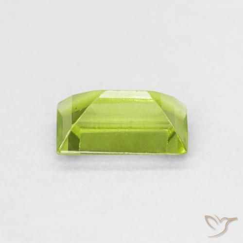 Péridot Vert clair naturelle Baquette, 0.53 ct, VVS-VS