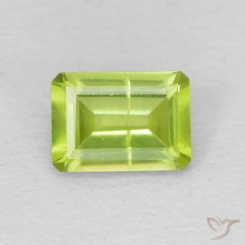 0.98ct Naturel Vert clair Péridot, Taille émeraude, SI