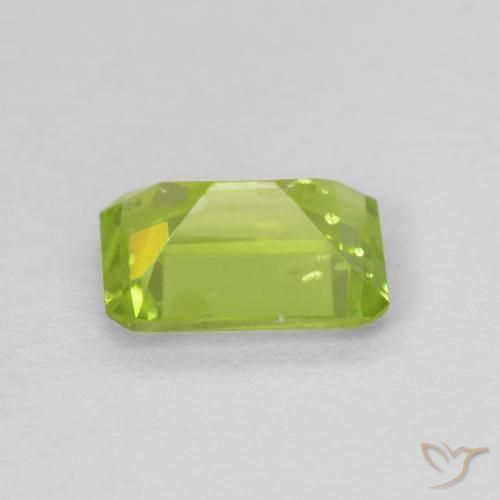 Péridot Vert moyen naturelle Octogone / coupe Émeraude, 1.01 ct, VS
