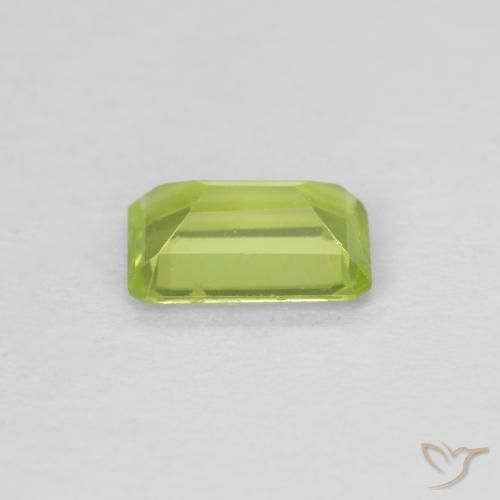 Péridot Vert jaunâtre vif naturelle Octogone / coupe Émeraude, 0.56 ct, VVS-VS