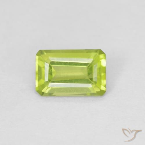 0.61ct Naturel Vert moyen Péridot, Taille émeraude, VVS-VS