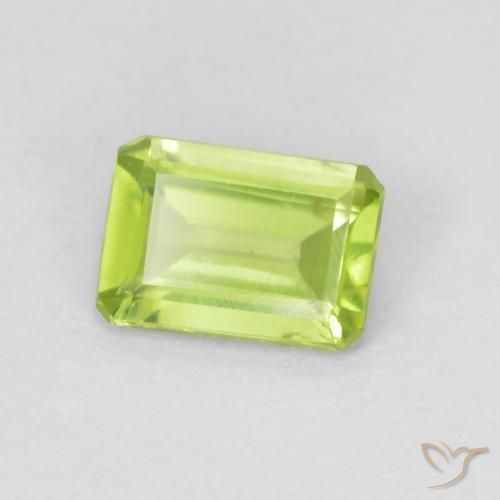 Péridot Vert moyen naturelle Octogone / coupe Émeraude, 0.81 ct, VS