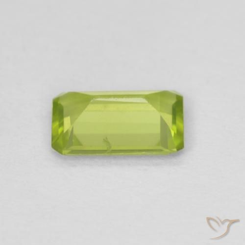 Péridot Vert clair naturelle Octogone / coupe Émeraude, 0.63 ct, VS