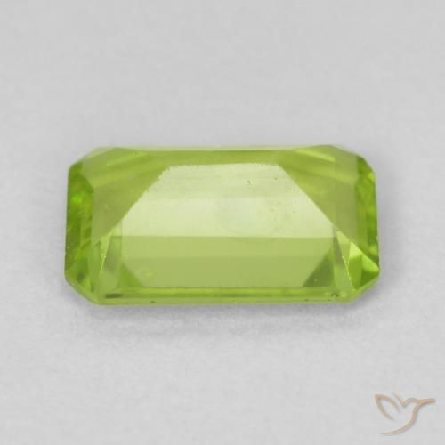 Péridot Vert clair naturelle Octogone / coupe Émeraude, 0.78 ct, VS-SI