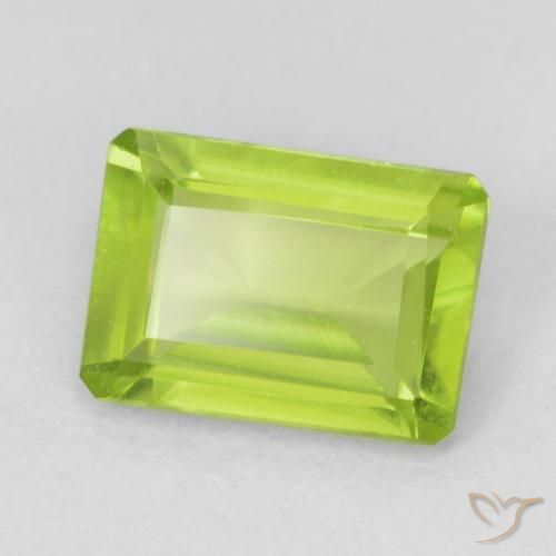 Péridot Vert jaunâtre naturelle Octogone / coupe Émeraude, 0.95 ct, VVS