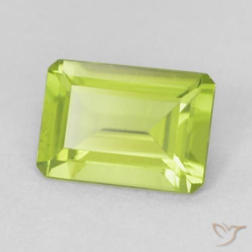 Péridot Vert moyen naturelle Octogone / coupe Émeraude, 0.80 ct, VVS
