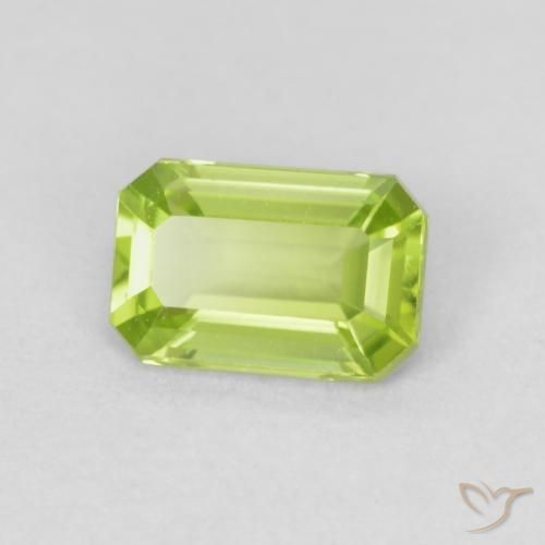 Péridot Vert jaunâtre vif naturelle Octogone / coupe Émeraude, 0.53 ct, VVS