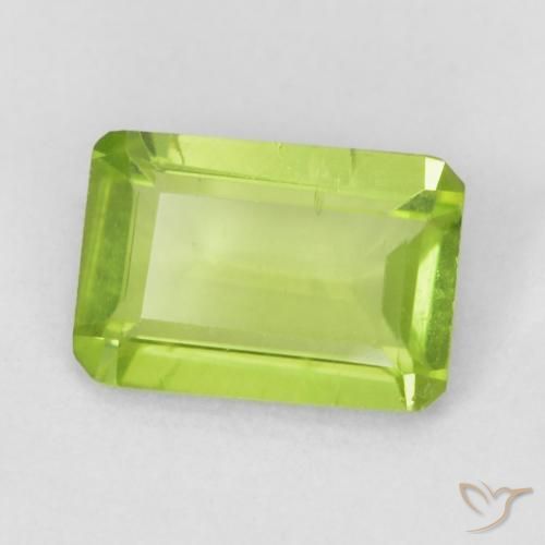 Péridot Vert moyen naturelle Octogone / coupe Émeraude, 0.76 ct, VS