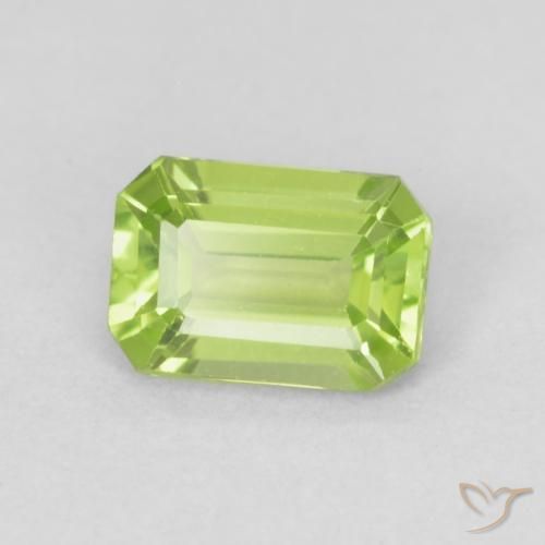 Péridot Vert moyen naturelle Octogone / coupe Émeraude, 0.59 ct, VVS