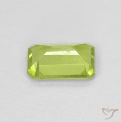 Péridot Vert jaunâtre naturelle Octogone / coupe Émeraude, 0.76 ct, VVS-VS