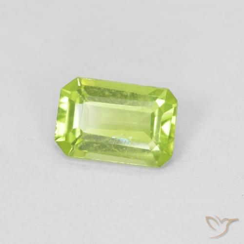 Péridot Vert moyen naturelle Octogone / coupe Émeraude, 0.49 ct, VVS-VS