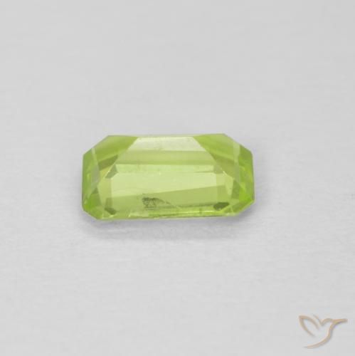 Péridot Vert moyen naturelle Octogone / coupe Émeraude, 0.49 ct, VVS-VS
