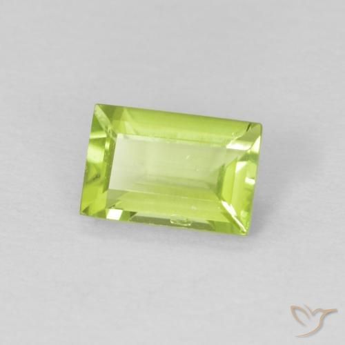 Péridot Vert moyen naturelle Baquette, 0.56 ct, VVS-VS