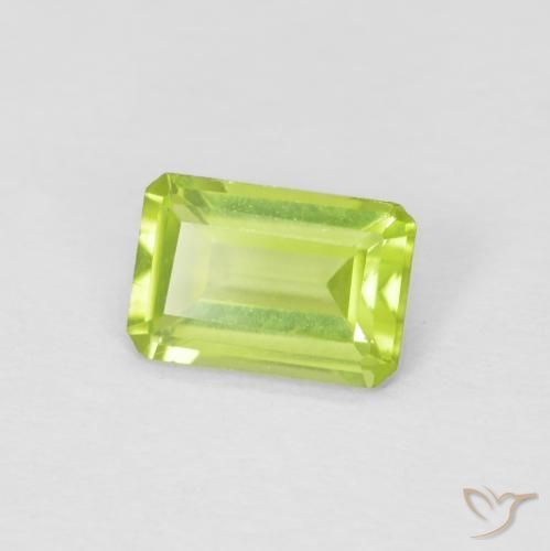 Péridot Vert clair naturelle Octogone / coupe Émeraude, 0.53 ct, VVS-VS