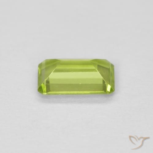 Péridot Vert clair naturelle Octogone / coupe Émeraude, 0.53 ct, VVS-VS