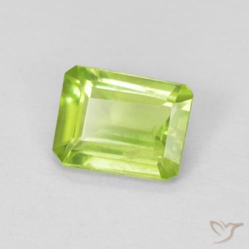 Péridot Vert clair naturelle Octogone / coupe Émeraude, 0.76 ct, VVS-VS