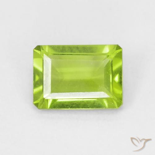 1.08ct Naturel Vert clair Péridot, Taille émeraude, VVS-VS