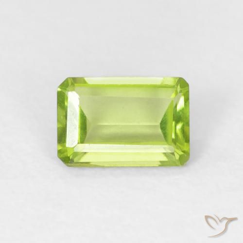 0.57ct Naturel Vert clair Péridot, Taille émeraude, VVS-VS
