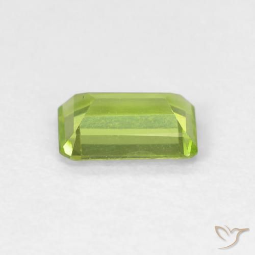 Péridot Vert clair naturelle Octogone / coupe Émeraude, 0.57 ct, VVS-VS