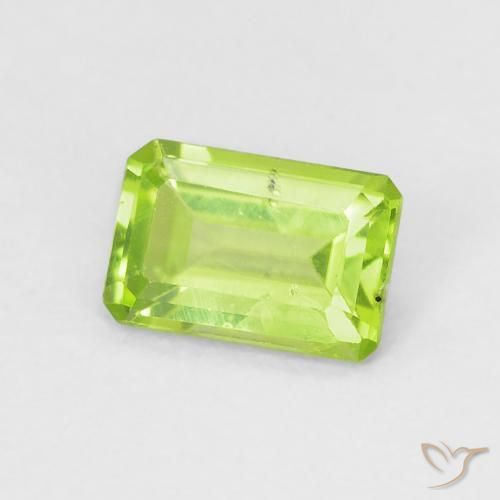 Péridot Vert moyen naturelle Octogone / coupe Émeraude, 0.57 ct, VS