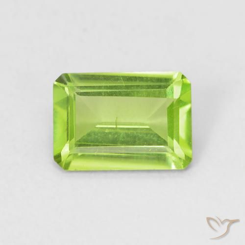 0.82ct Naturel Vert moyen Péridot, Taille émeraude, VS
