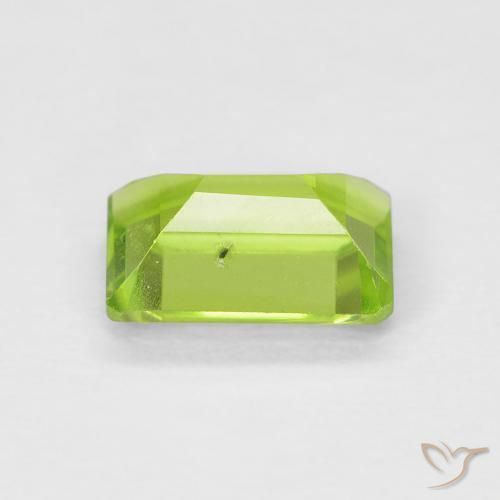 Péridot vert moyen naturelle taille émeraude, 1,11 ct, VS