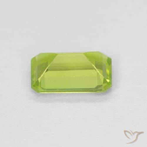 Péridot Vert clair naturelle Octogone / coupe Émeraude, 0.58 ct, VS