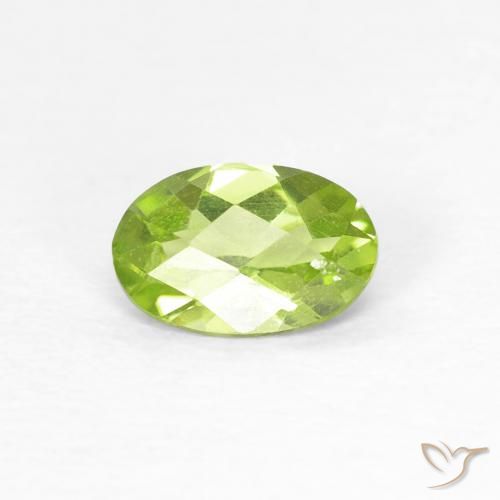 Péridot Vert clair naturelle ovale, 0.44 ct, VS