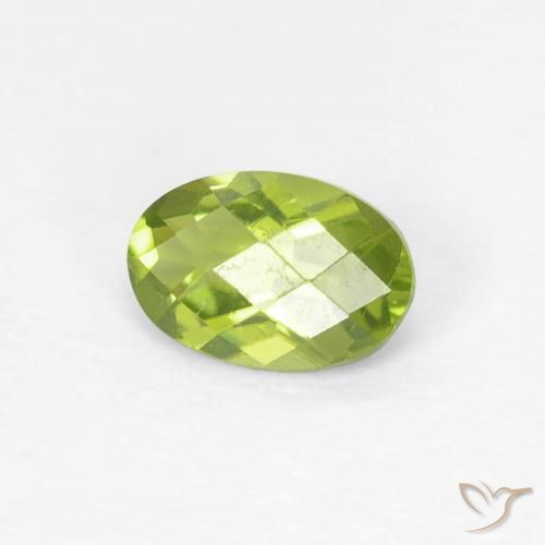 Péridot Vert clair naturelle ovale, 0.54 ct, VS