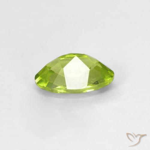 Péridot Vert clair naturelle ovale, 0.49 ct, VS