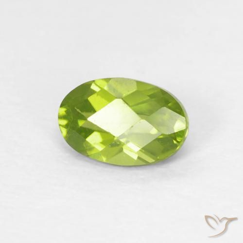 Péridot Vert clair naturelle ovale, 0.62 ct, VVS-VS