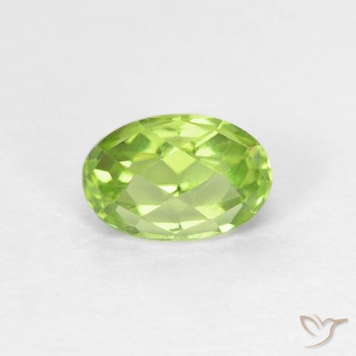 Péridot Vert vif et léger naturelle ovale, 0.77 ct, VVS-VS