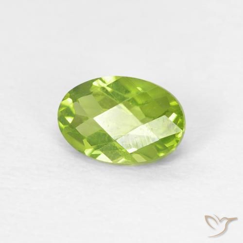 Péridot Vert vif et léger naturelle ovale, 0.62 ct, VVS-VS