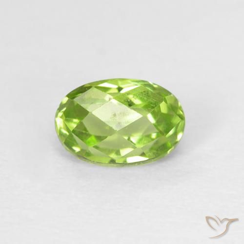 0.70ct Naturel Vert vif et léger Péridot, ovale, VVS-VS