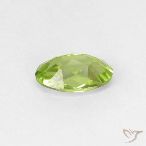 Péridot Vert éclatant naturelle ovale, 0.44 ct, VVS-VS