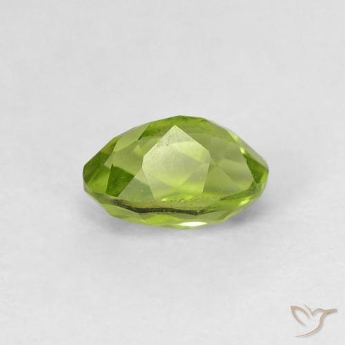 Péridot Vert éclatant naturelle ovale, 0.70 ct, VVS-VS