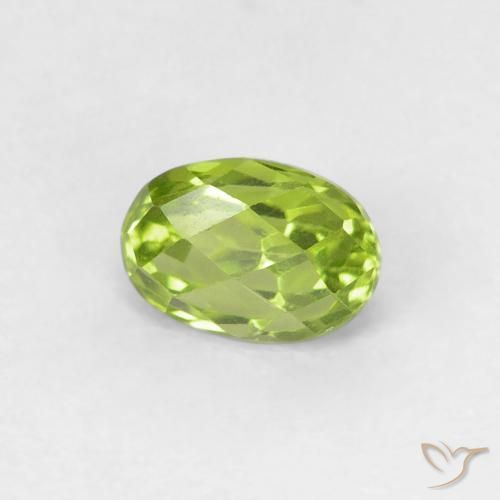 Péridot Vert clair naturelle ovale, 0.72 ct, VVS-VS