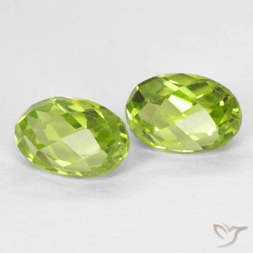1.32ctw Naturel Vert jaunâtre Péridot, ovale, VVS-VS