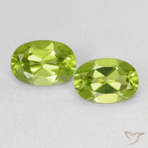 1.68ctw Naturel Vert moyen Péridot, ovale, VVS-VS