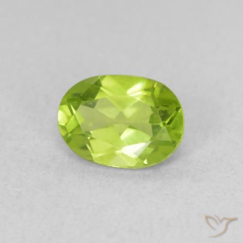Péridot Vert jaunâtre vif naturelle ovale, 0.97 ct, VVS-VS